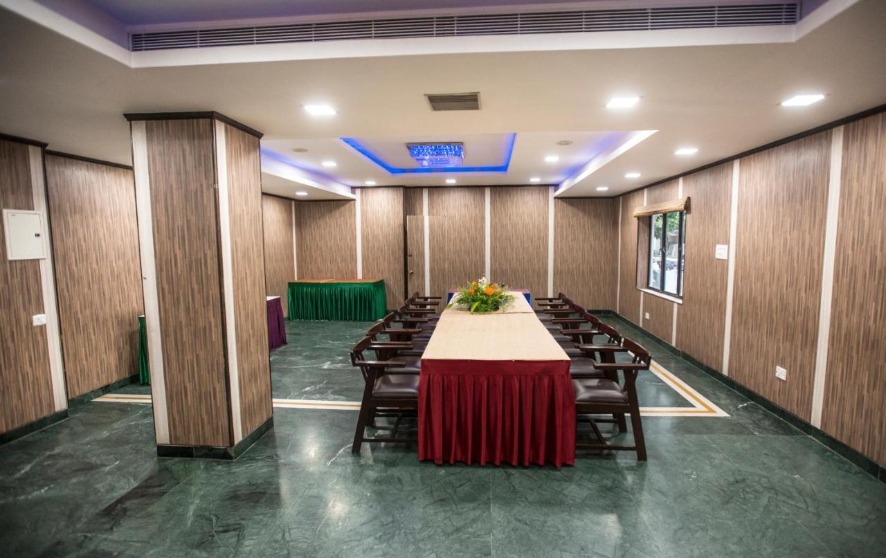 Hotel Ashok Residency Chennai Exteriör bild